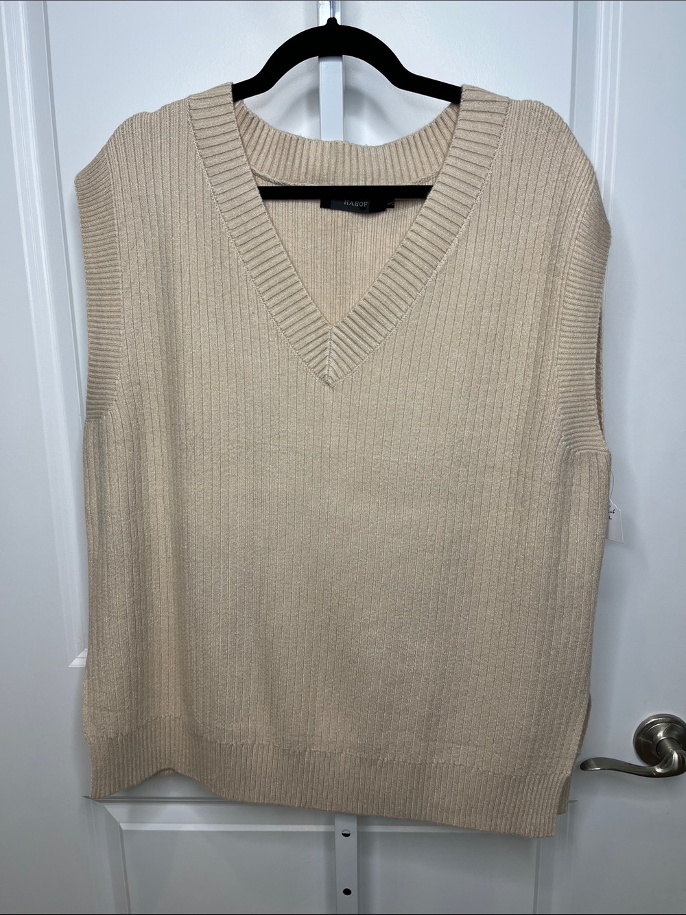 Haeof Beige V-Neck Ribbed Sweater Vest Women’s XL